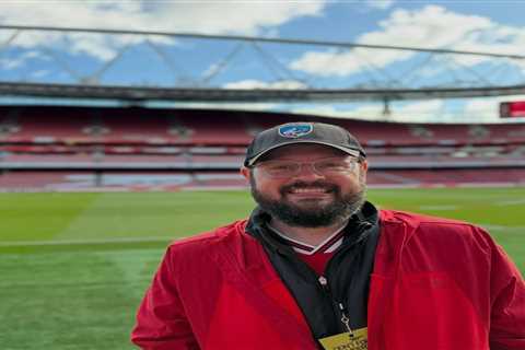 Beloved college football reporter Wes Rucker dead at 43