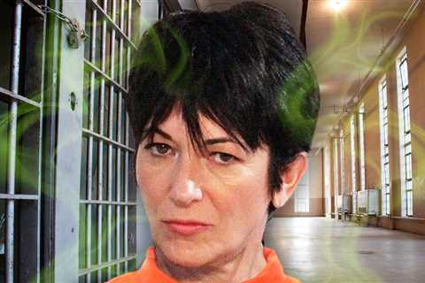 Ghislaine Maxwell Smelled Foul at Florida Prison, Former Inmate Says