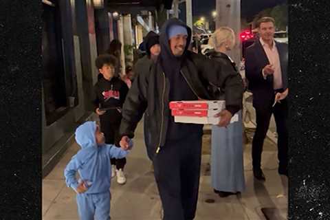 Nick Cannon Takes Five of His Kids to Dinner in West Hollywood