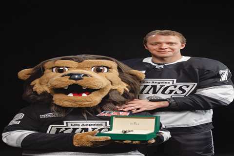 Ex-Rangers star Artemi Panarin gifts Rolex to Kings mascot for jersey number after trade