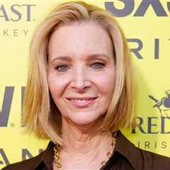 Lisa Kudrow Said She's Likely Ditching Botox After Having This Grim Side Effect