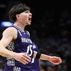 High Point student announcers go nuts on call for March Madness upset over Wisconsin
