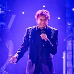 Barry Manilow Details ‘Nightmare’ Lung Cancer Surgery and Recovery: ‘It Has Really, Really Made Me..