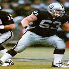 Barret Robbins, ex-Raider who went missing before Super Bowl, dead at 52