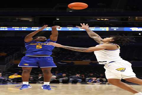 Cruz Davis left Rick Pitino to become superstar at Hofstra: ‘He’s a dawg’