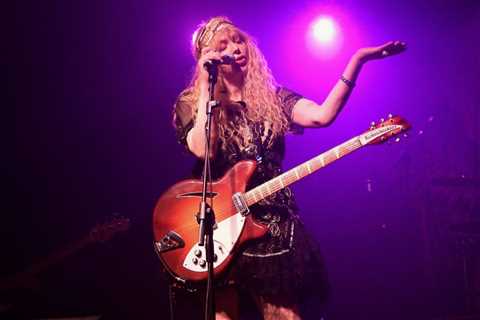 Not the Whole Hole: Courtney Love Clarifies Melissa Auf der Maur Gig Talk — ‘No Hole Reunion’