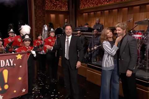 Ryan Gosling Sweetly Surprises Wife Eva Mendes With Birthday Parade on ‘Tonight Show’