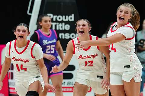 High school girl’s basketball player scores eight points in six seconds in wild Iowa tournament..