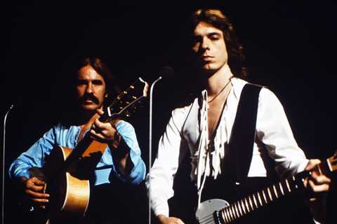 Chart Rewind: In 1976, The Bellamy Brothers Got in the ‘Flow’ With Their Country Chart Debut