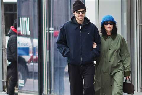 Harry Styles and Zoe Kravitz Still Going Strong as New Album Tops Charts