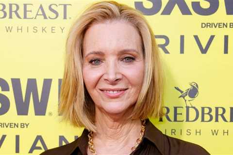 Lisa Kudrow Said She's Likely Ditching Botox After Having This Grim Side Effect