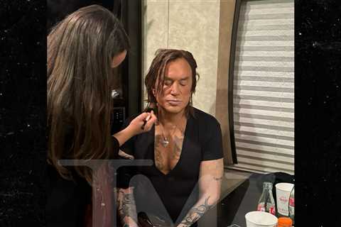 Mickey Rourke Back on Set Filming New Movie After His Eviction, See Pics