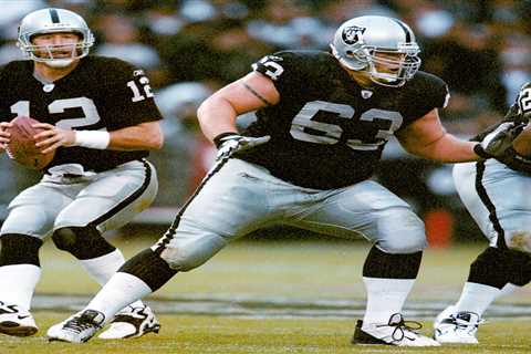 Barret Robbins, ex-Raider who went missing before Super Bowl, dead at 52