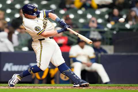 Andrew Vaughn set to undergo hamate bone surgery, miss extended time in Brewers crusher
