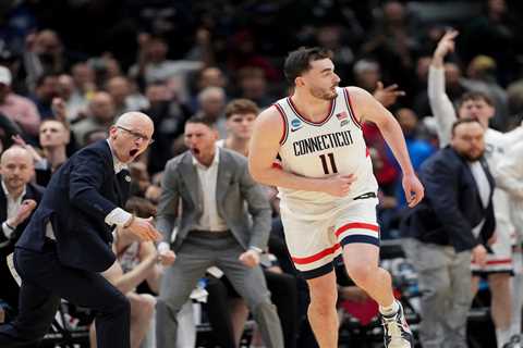 Elite Eight March Madness 2026 odds, picks: Two best bets for Sunday’s slate