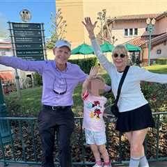 Senator Rick Scott takes Pics of His Family at Disney World, Calls Out TMZ Amid Shutdown