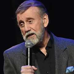 Country Music Star Ray Stevens Breaks His Neck in Scary Fall