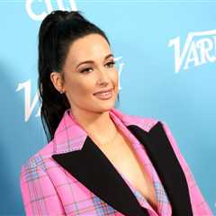 Kacey Musgraves Recounts Being ‘Followed’ by UFOs on Recent Flight: ‘Just Didn’t Look Normal’