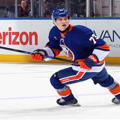 Islanders’ Victor Eklund gets first point in NHL debut on Bo Horvat’s 300th goal