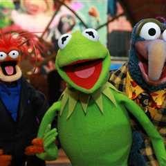 Can You Picture Kelly Clarkson, Travis Barker and ‘Weird Al’ Cameos On New Muppets-Themed Rock ‘n’..