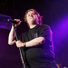 Lewis Capaldi Jokes That NYPD ‘Truly Met Their Match’ in His ‘Middle of the Road’ Pop Fans After..
