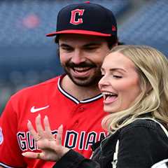 Guardians catcher Austin Hedges proposes to girlfriend on field after win