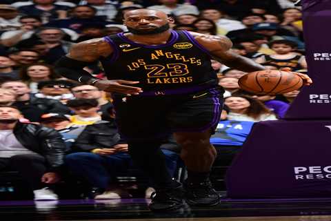 Lakers cap off historic month of March with win over Cavs and several milestones