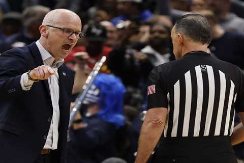 UConn’s Dan Hurley ‘gets in the ref’s head’ — and it’s a sportsbook’s nightmare heading into Final..
