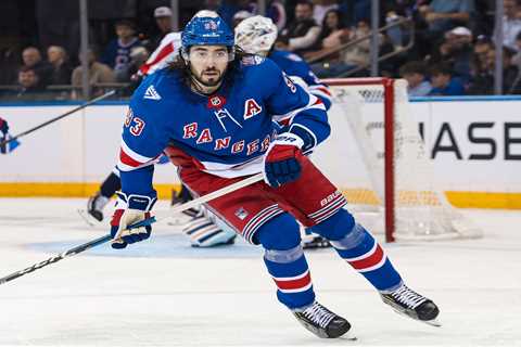 Mika Zibanejad thriving again while becoming bridge to Rangers future