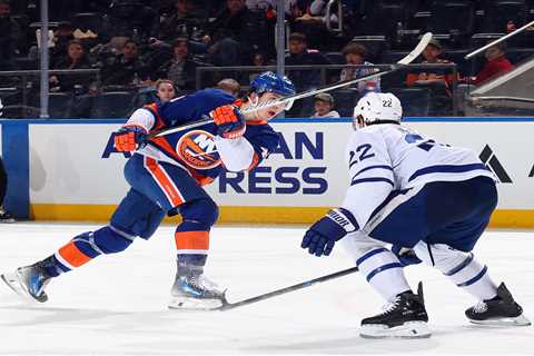 Islanders’ Matthew Schaefer ties single-season rookie defenseman goal record as historic year..