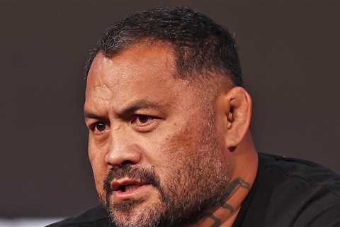 Ex-UFC Star Mark Hunt Arrested For Allegedly Threatening To Kill Woman In Australia