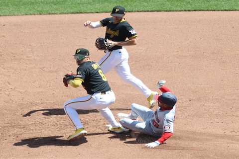 Prized Pirates rookie Konnor Griffin makes disastrous mistake, delivers big triple in..