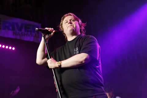 Lewis Capaldi Jokes That NYPD ‘Truly Met Their Match’ in His ‘Middle of the Road’ Pop Fans After..