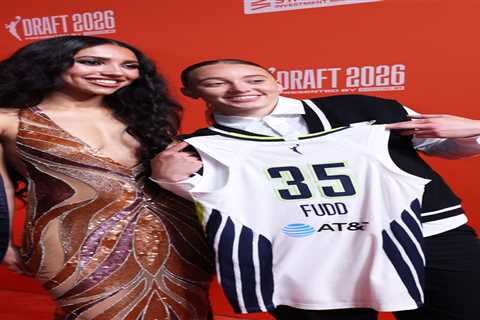Paige Bueckers talks Azzi Fudd joining Wings for first time since awkward WNBA press conference