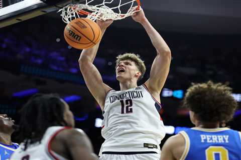 USC men’s basketball lands a big addition in 7-footer Eric Reibe