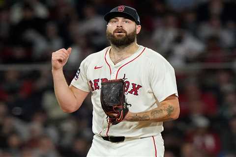 Padres sign starter Lucas Giolito for $3 million after losing Nick Pivetta for lengthy stretch