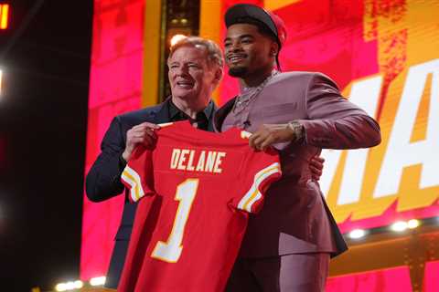 Chiefs make huge trade up in 2026 NFL Draft for Mansoor Delane
