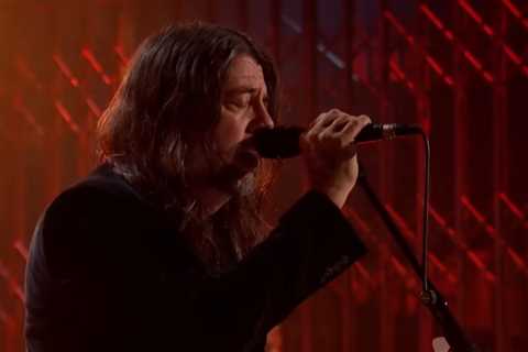 Foo Fighters Debut ‘Caught in the Echo’ & ‘Child Actor’ Live on ‘SNL UK’