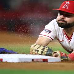 Ronny Mauricio fractures left thumb and is headed to the IL