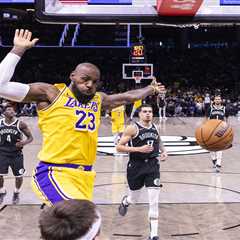 Ex-rival Paul Pierce calls for LeBron James to retire for an odd reason