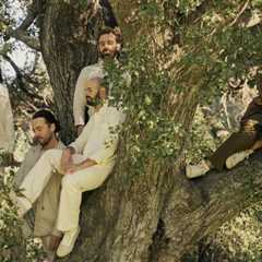 Young the Giant Earns First Alternative Airplay No. 1 With ‘Different Kind of Love’