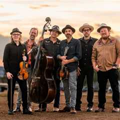 Steep Canyon Rangers Talk Celebrating 25 Years & Revisiting Musical Foundations on ‘Next Act’