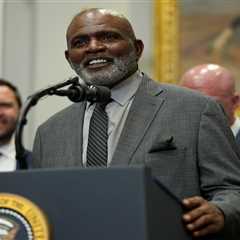 Lawrence Taylor doing ‘much better’ after scary hospitalization
