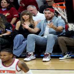 Travis Kelce, Taylor Swift take in Knicks-Cavaliers Game 3 courtside in Cleveland