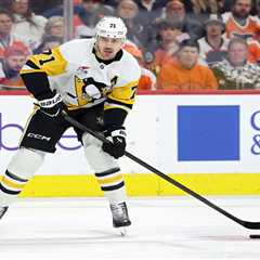 Evgeni Malkin re-signs with Penguins to return for 21st NHL season