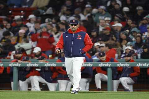 Alex Cora can’t be expected to fix the fundamental baseball problems he’s endemic to