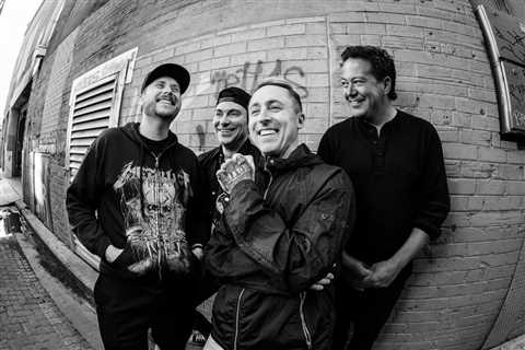 Yellowcard & Good Charlotte Top Alternative Airplay Chart With ‘Bedroom Posters’