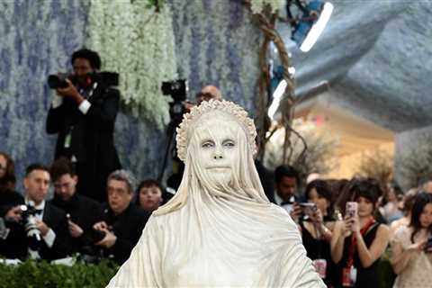 Heidi Klum Channels Mother Mary For 2026 Met Gala