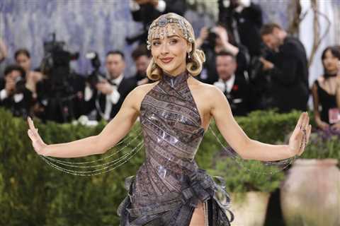 Sabrina Carpenter’s Met Gala Dress Is Made of Film Reels From One of Her ‘Favorite’ Movies