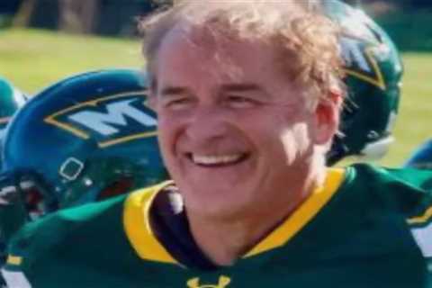 Retired businessman, 60, who beat stage 4 cancer joins D-III college football team as freshman..